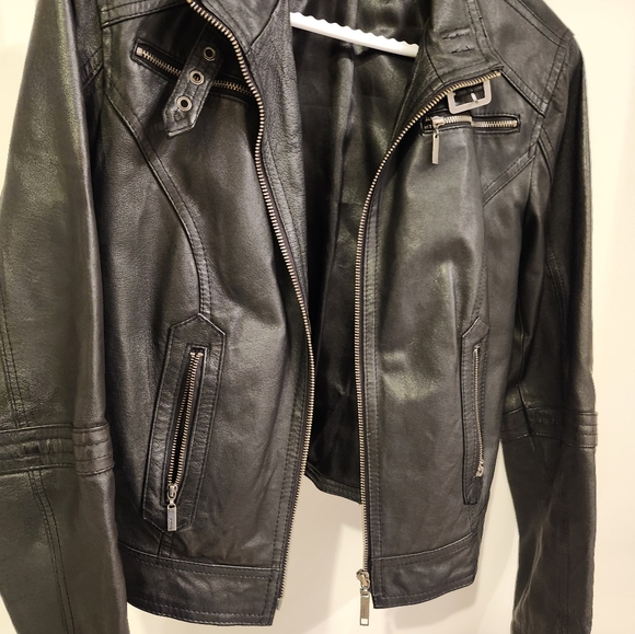 Cropped leather jacket size medium - Picture 2 of 6